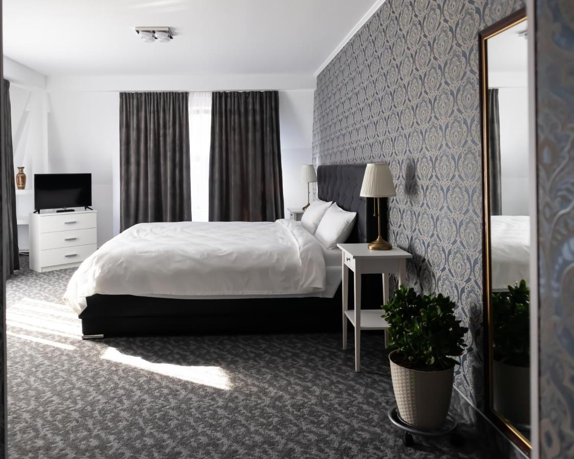 Harmony House Hotel Târgu Jiu Eksteriør billede